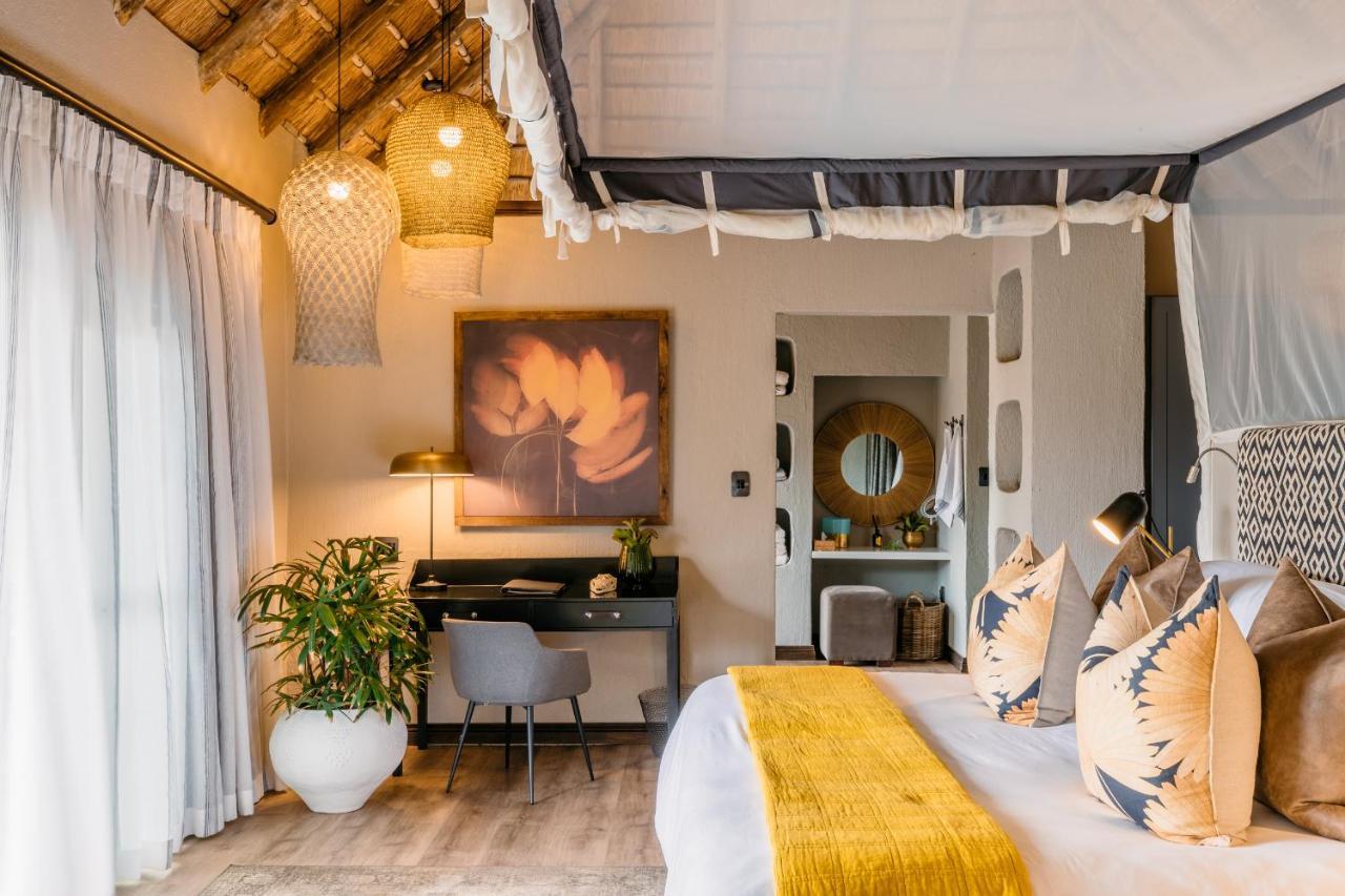 Thornybush Simbambili Lodge Reserva de caza Sabi Sand Exterior foto